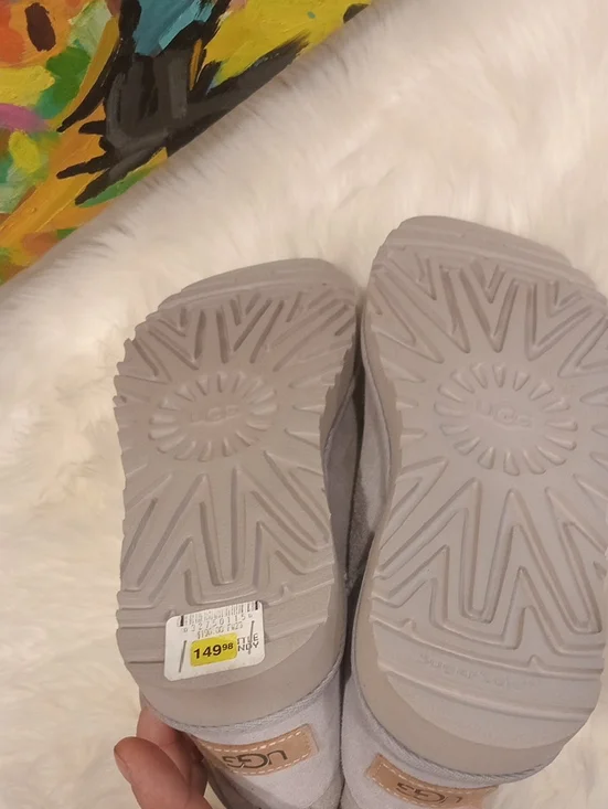 UGG  Boots - Picture 9 of 10